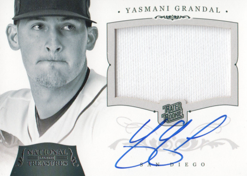 Yasmani Grandal Signed Jersey (Beckett)